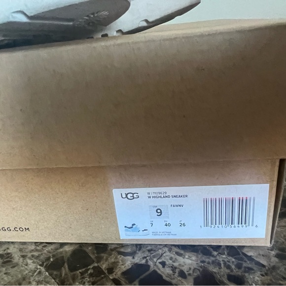 UGG Highland Sneaker in color Fawny Size 8 - Picture 4 of 6